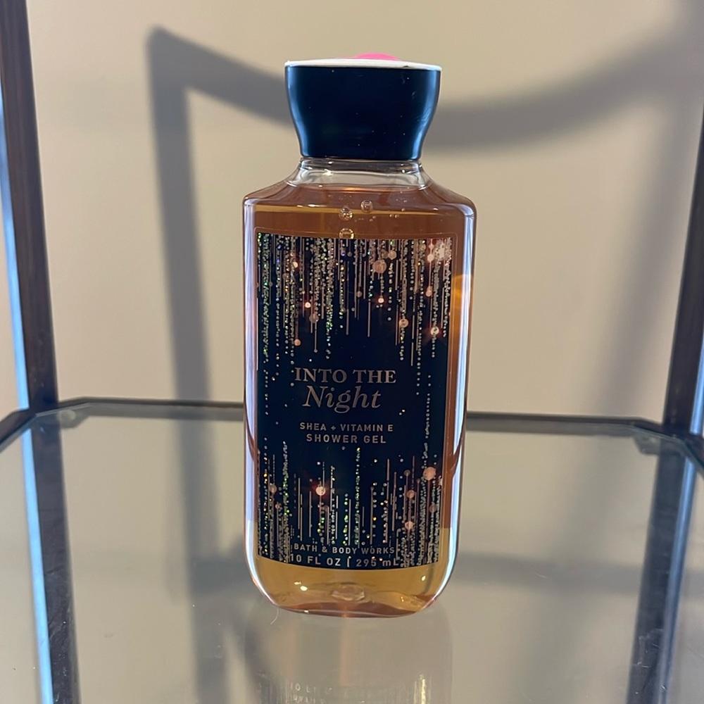 Bath & Body Works- Into the Night Shower Gel